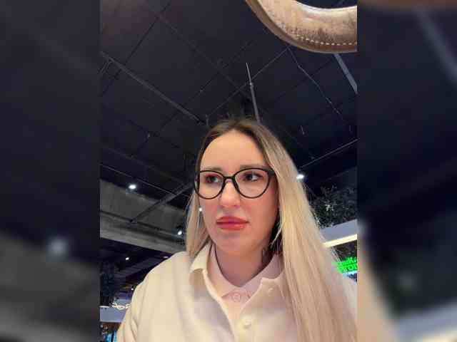 Modella: FetishTeacher
