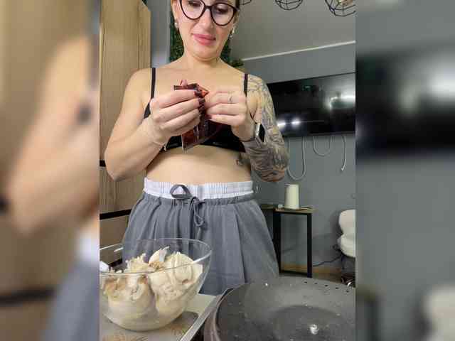 FetishTeacher webcam