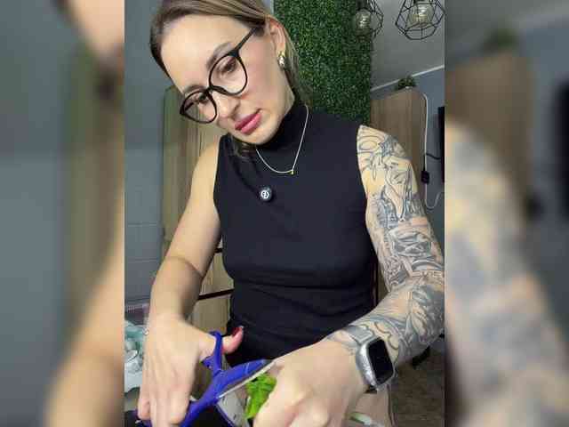 FetishTeacher webcam