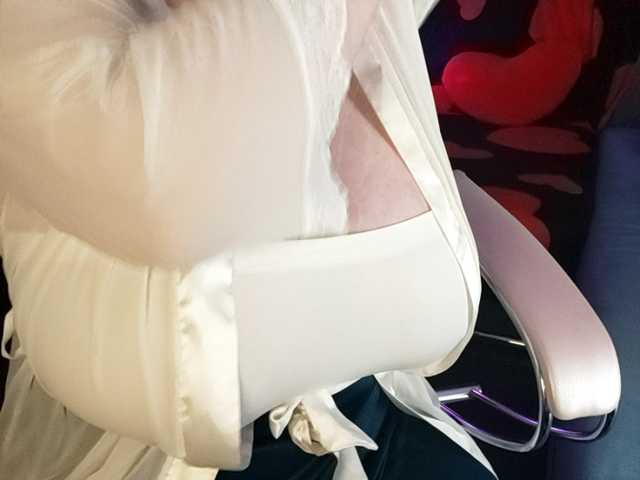 L0U-LOU live cam on BongaCams