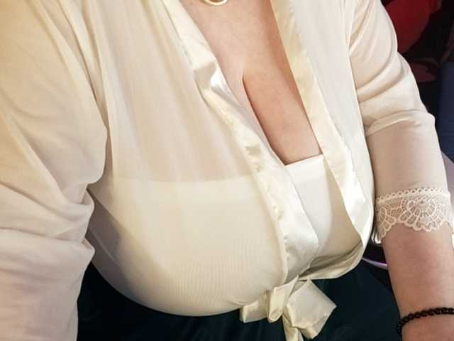 L0U-LOU live cam on BongaCams