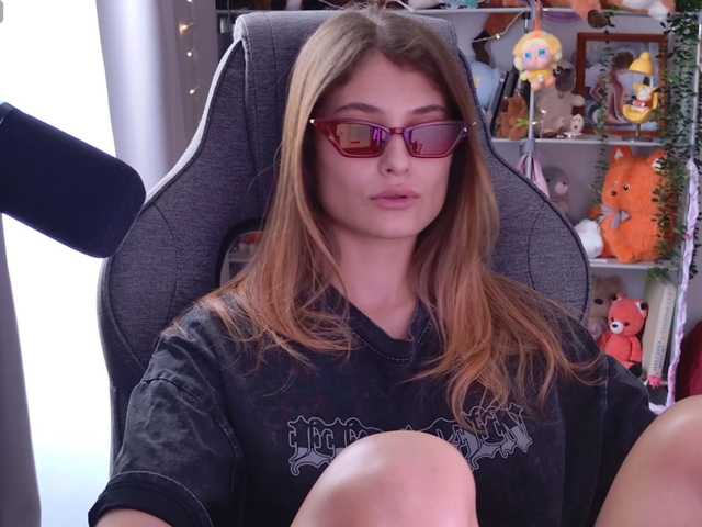 FOX69LOVE live cam on BongaCams