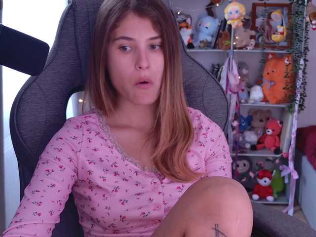 FOX69LOVE live webcam show