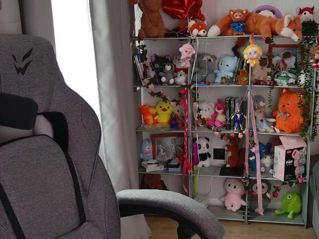 FOX69LOVE's BongaCams show and profile