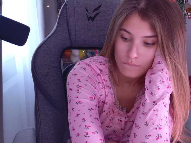 FOX69LOVE live webcam show