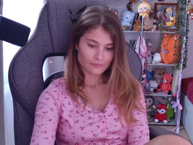 FOX69LOVE live webcam show