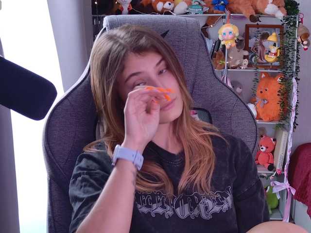 FOX69LOVE live cam on BongaCams