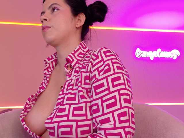 ShanellMoore live cam on BongaCams