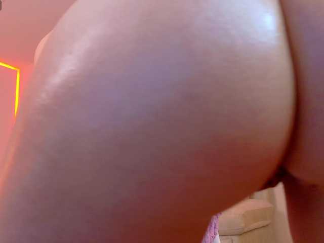 ShanellMoore's BongaCams show and profile