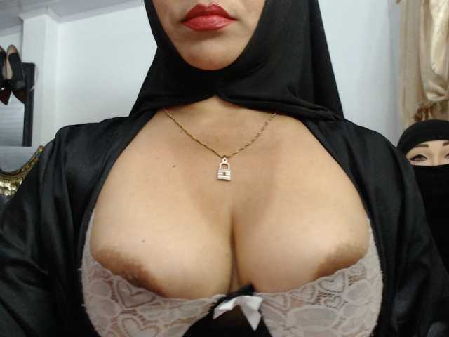 nadia-abaud live cam on BongaCams