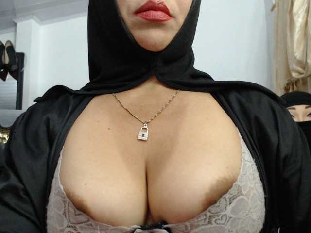 nadia-abaud live cam on BongaCams