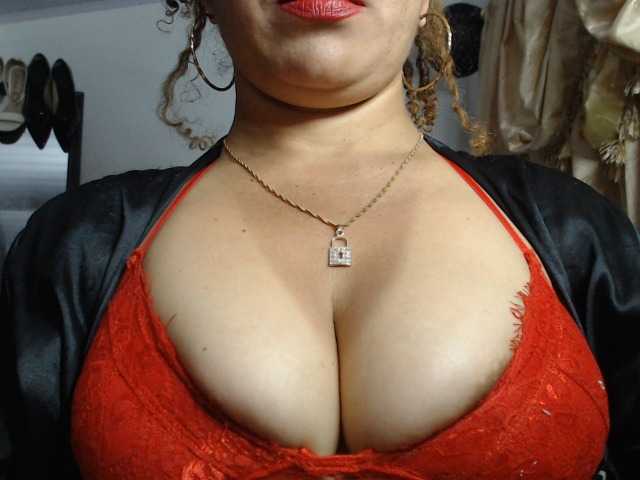 nadia-abaud live webcam show