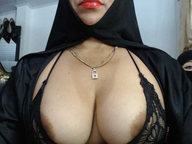 nadia-abaud live cam on BongaCams