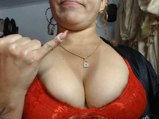 nadia-abaud live webcam show
