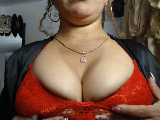 nadia-abaud live webcam show