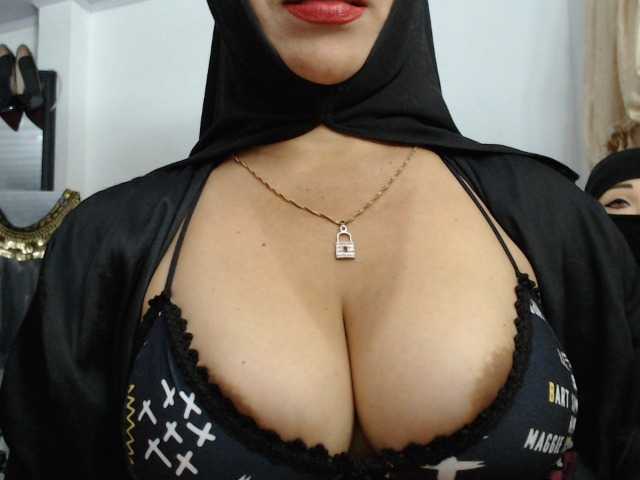 nadia-abaud live cam on BongaCams