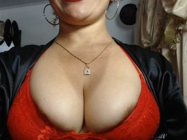 nadia-abaud live webcam show