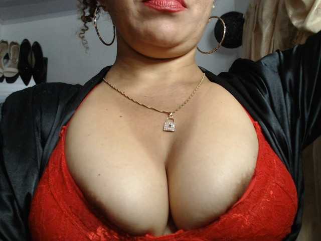 nadia-abaud live webcam show