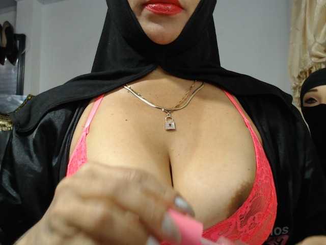 nadia-abaud live cam on BongaCams
