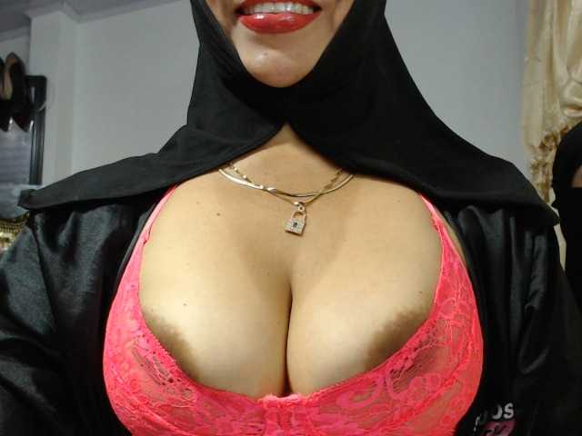 nadia-abaud live cam on BongaCams