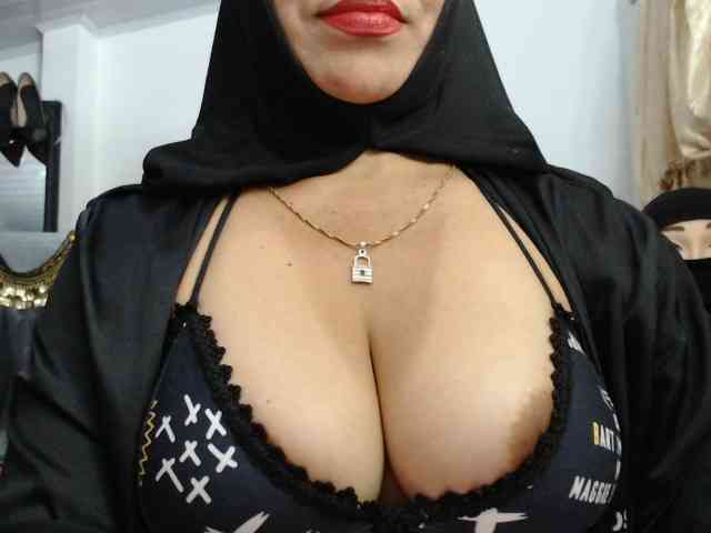 nadia-abaud Live Webcam on BongaCams
