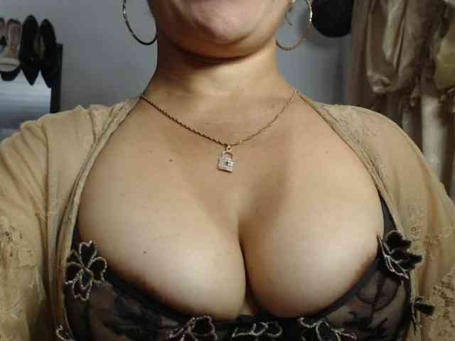 nadia-abaud webcam