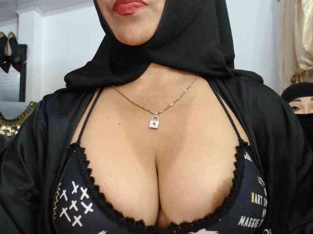 nadia-abaud Live Webcam on BongaCams