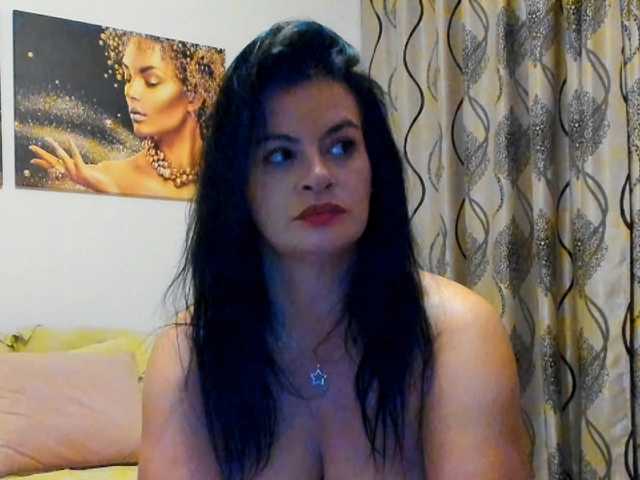 Glamouros live cam on BongaCams