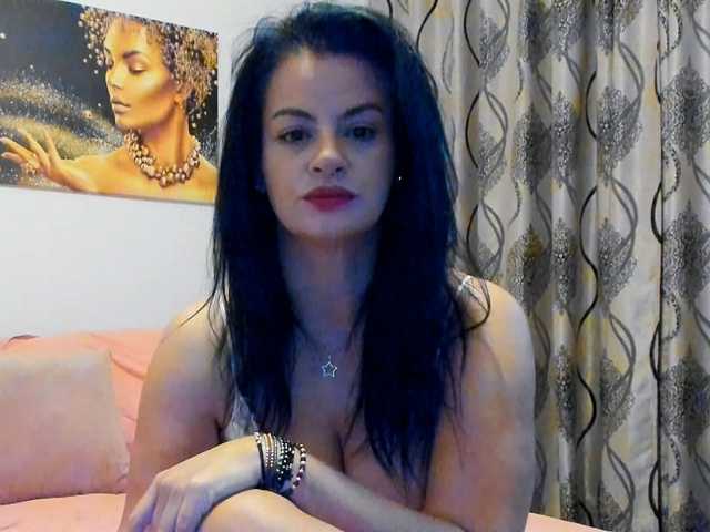Glamouros live cam on BongaCams