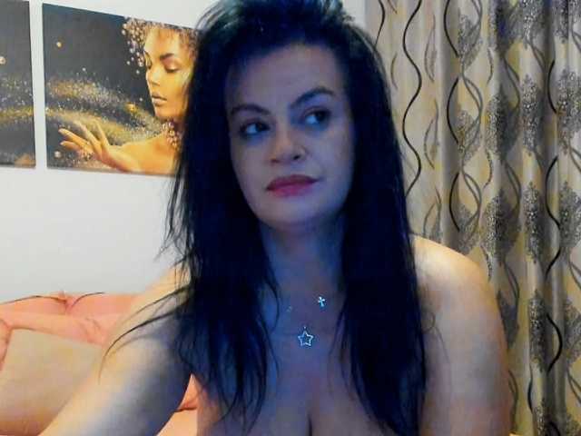 Glamouros live cam preview