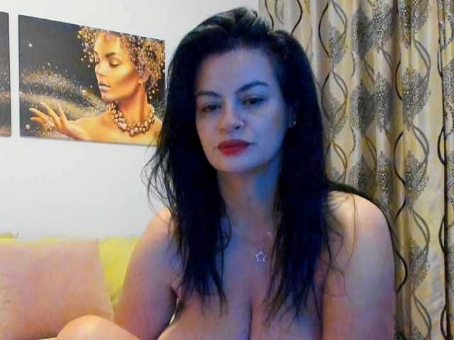 Glamouros live cam on BongaCams