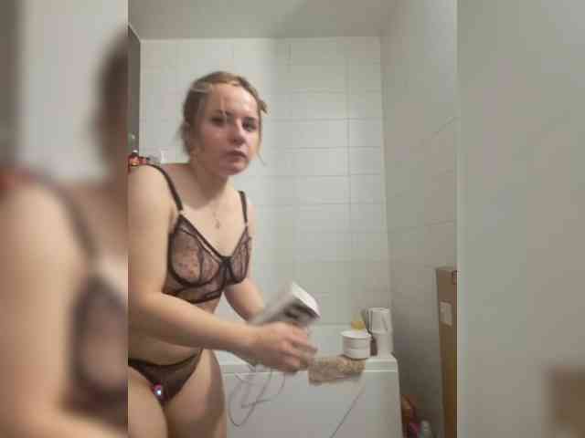Модель: Mimimigirl
