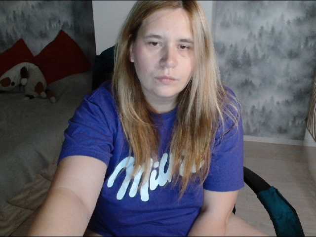 AdelinaLawson live cam