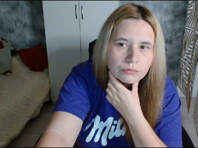 AdelinaLawson live cam on BongaCams