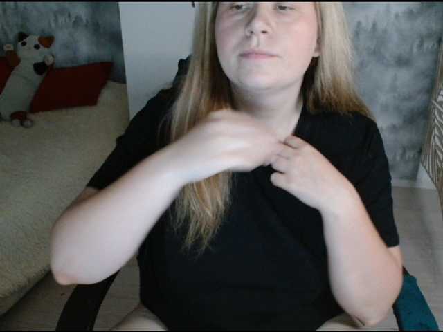 AdelinaLawson live cam on BongaCams