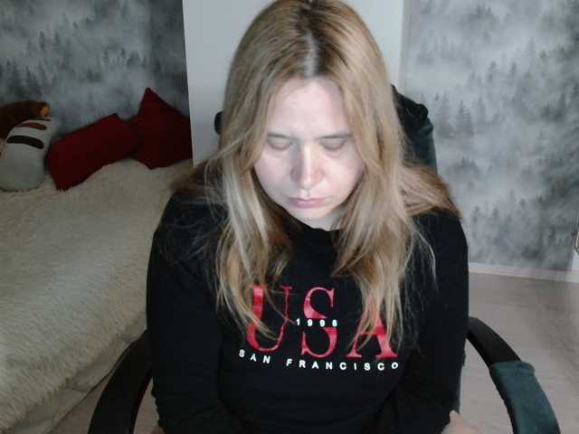 AdelinaLawson live cam on BongaCams