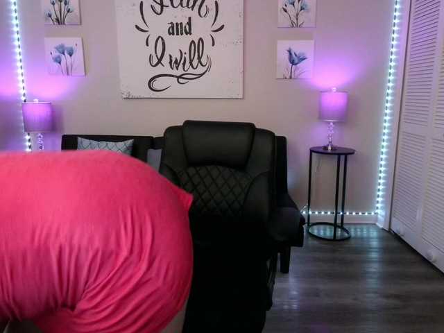 ClassySamantha live cam preview