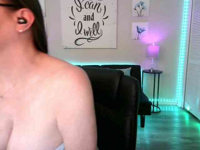 SamieSutton webcam