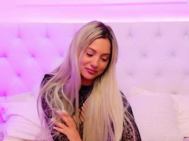 AriannaSins's BongaCams show and profile