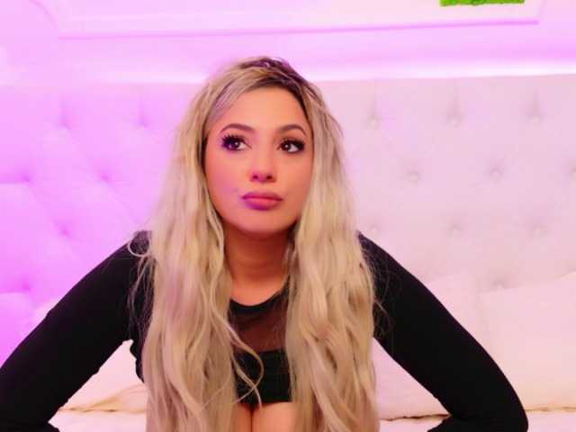 AriannaSins's BongaCams show and profile