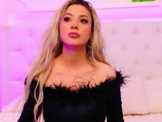 AriannaSins's BongaCams show and profile