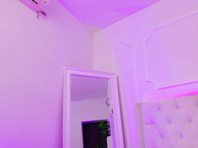 AriannaSins's BongaCams show and profile