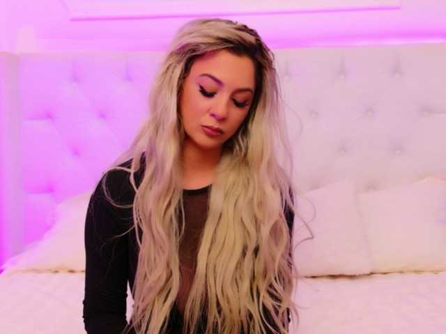 AriannaSins's BongaCams show and profile