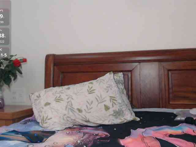 Alisa-W's webcam live show