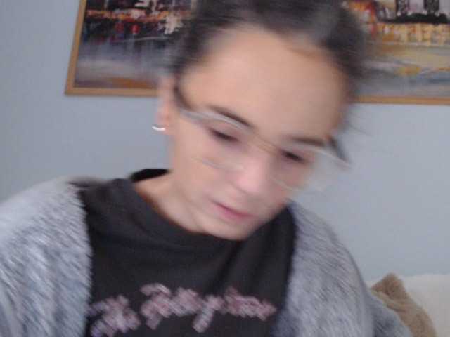le modèle cleophee est en webcam porno dans un show sur le site bongacams, il possède les tags suivants: White/Caucasian,Brunette,Shaved