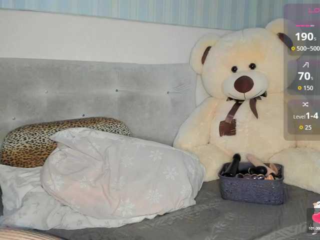 Solnushko1993 live cam on BongaCams