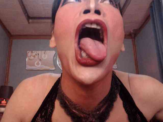 Diamondfox Sex Cam Show