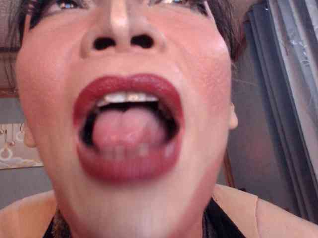 Diamondfox Sex Cam Show