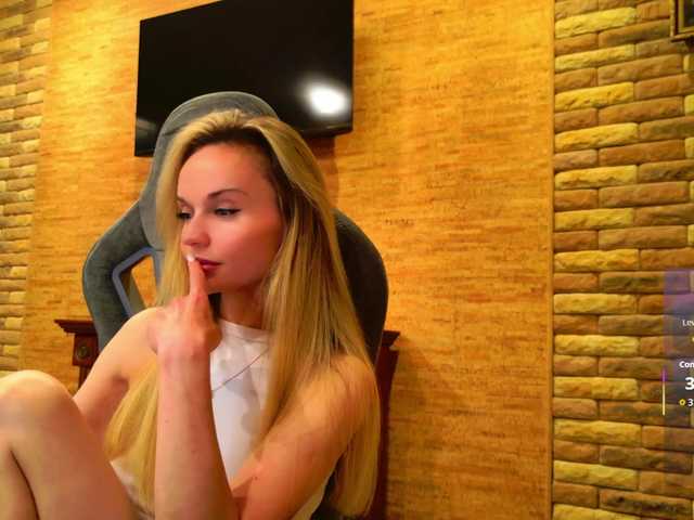 hollyqueen live sex show