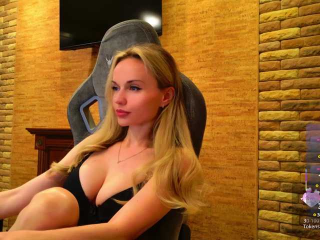 le modèle Blue_Jane est en webcam porno dans un show sur le site bongacams, il possède les tags suivants: White/Caucasian,Blonde,Shaved